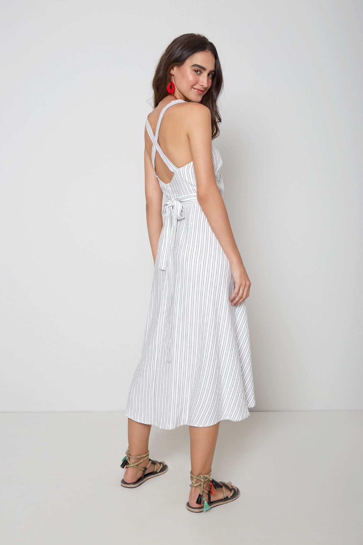 vestido risca de giz branco