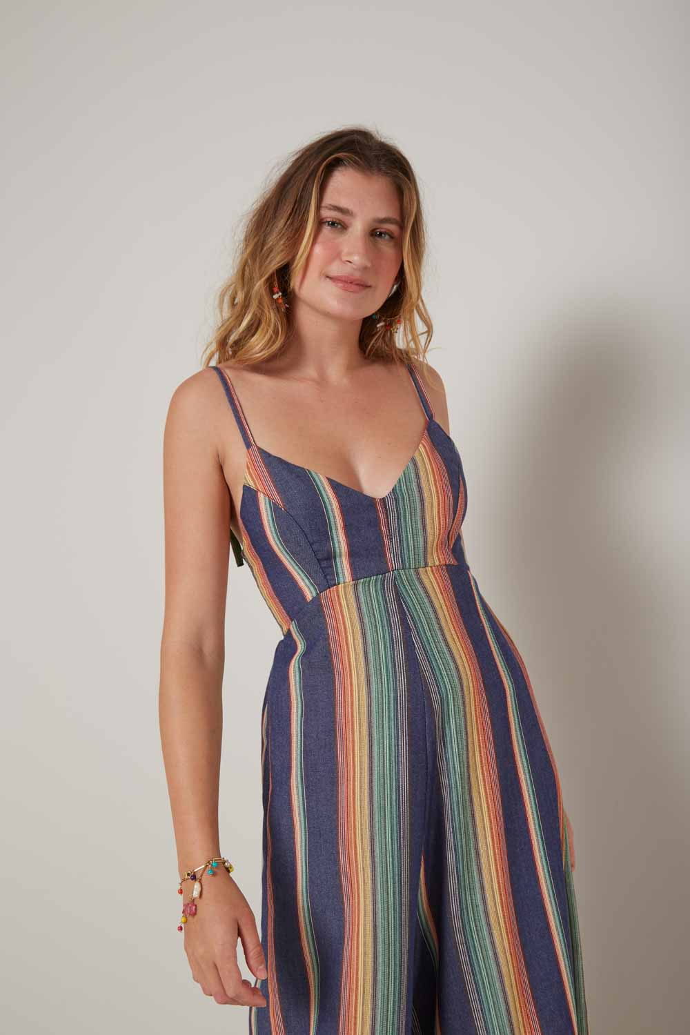 Macacão Jeans Listras Color Menor preço em Macacão Jeans Listras Color